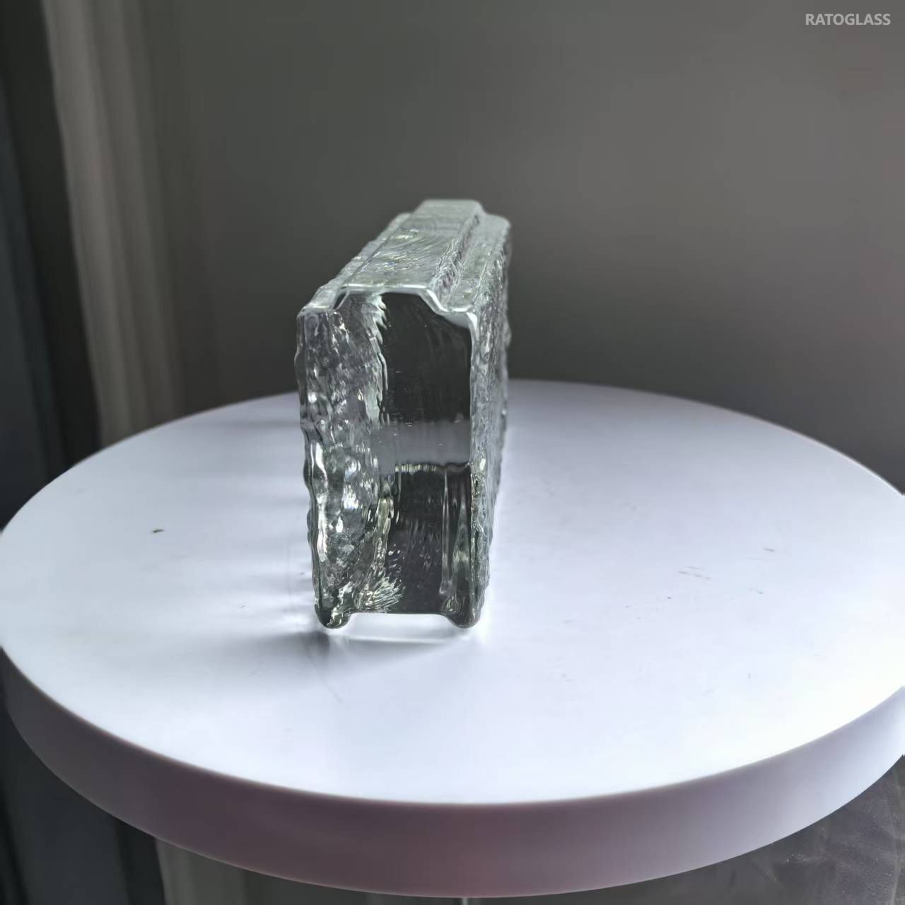 Hot Sales Ice Crystal Glass Bricks Indoor Outdoor Decorative Glass Brick Hot Melt Glass Blocks for Wall Partition Home Building