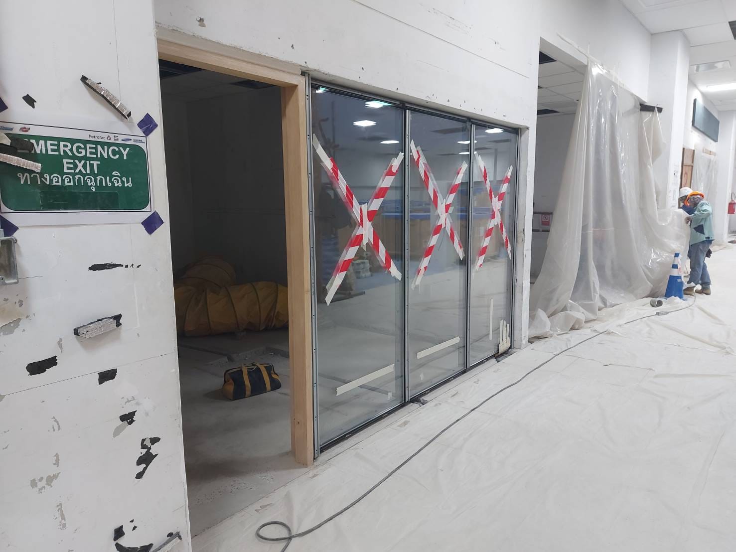 Fire-rated door and partition laminated glass