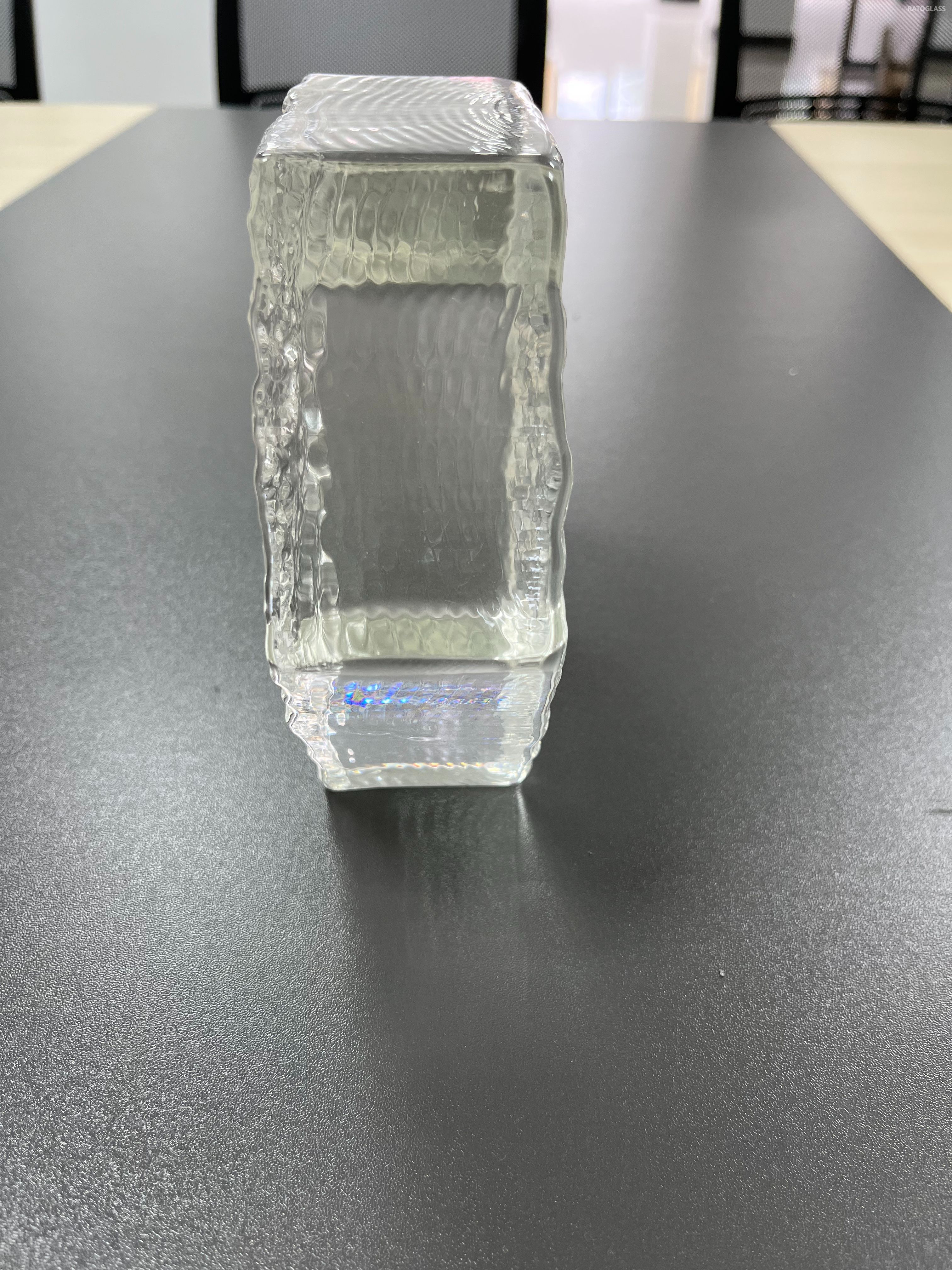 Hexagon Transparent Glass Brick Embedded Solid Hot Melt Glass Bricks Honeycomb Pattern Blocks for Wall Partition Decorative Glass Block