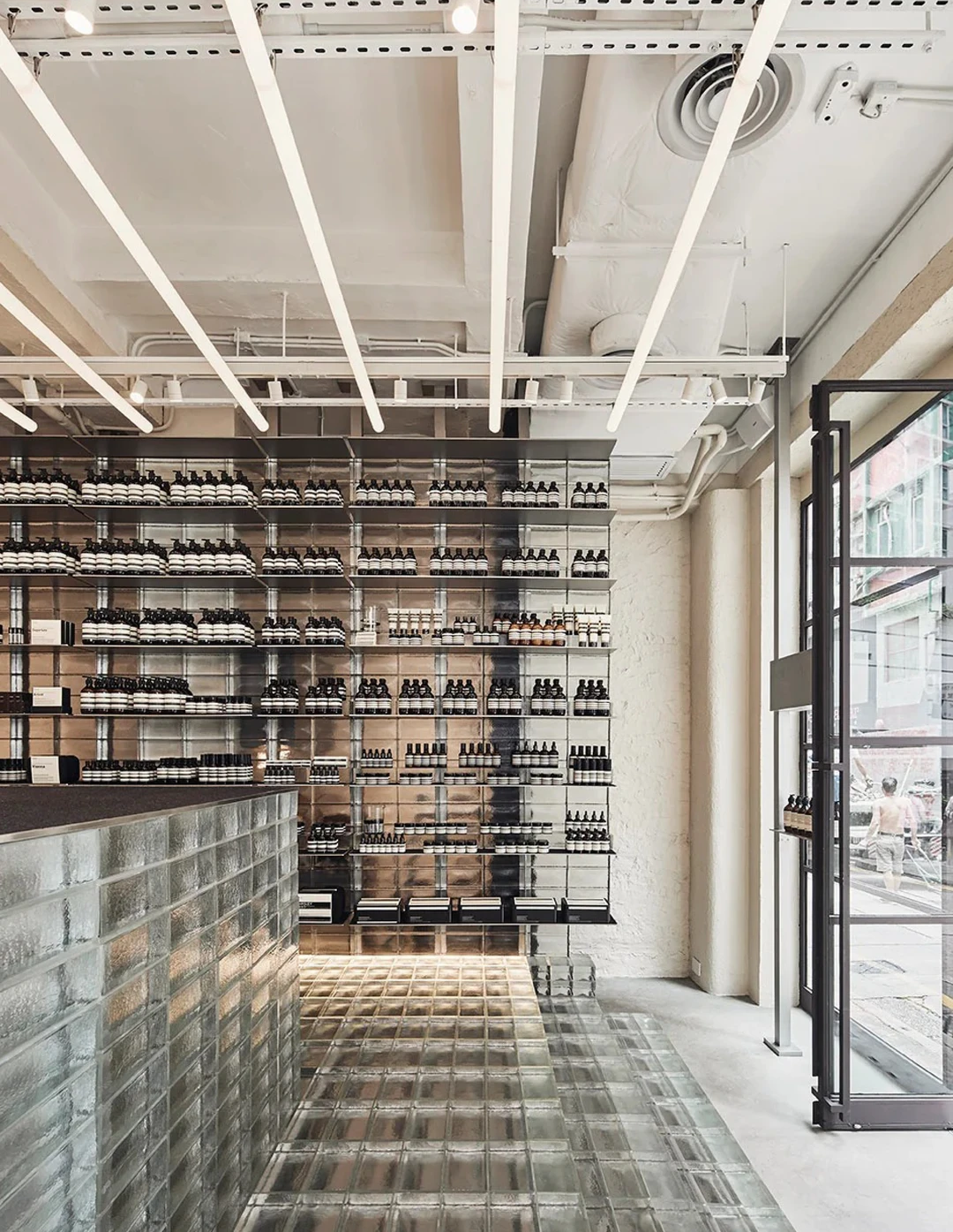 How Architects Choose Solid Glass Brick for Modern Commercial Projects | RATO Glass