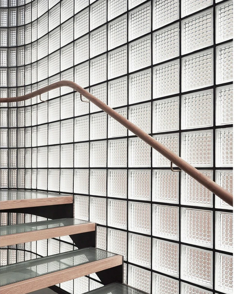 190x190x80 hollow glass block partition wall.jpg